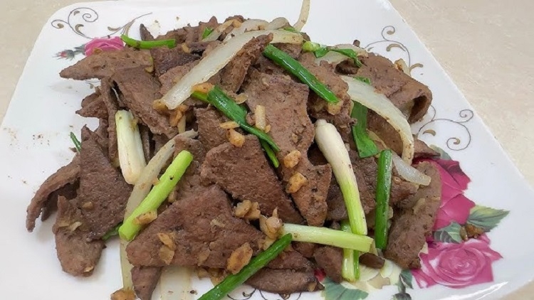 Gan bò xào tỏi (Hình 1)