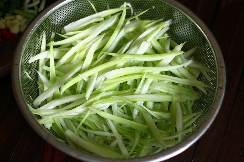 Nấu canh bầu nên băm, nạo hay thái? (hình 6)