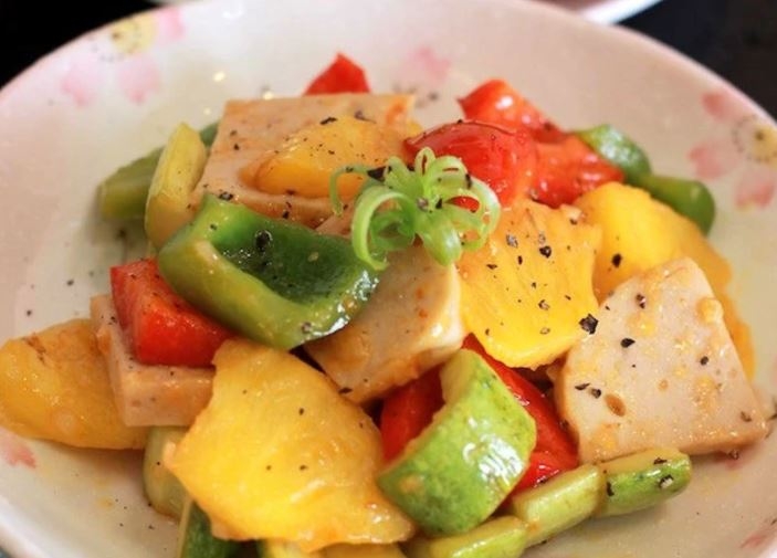 giò lụa xào chua ngọt 5