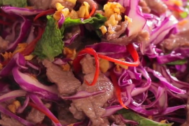 gỏi bò bắp cải tím 1