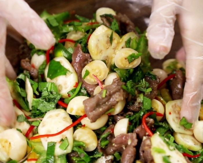 gỏi bò cà pháo 4