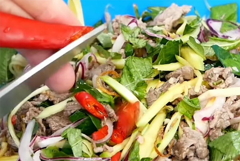Gỏi bò rau răm chua cay đậm đà (hình 9)