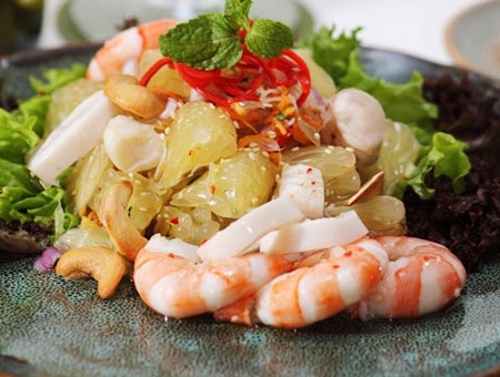 gỏi bưởi hải sản hình 8