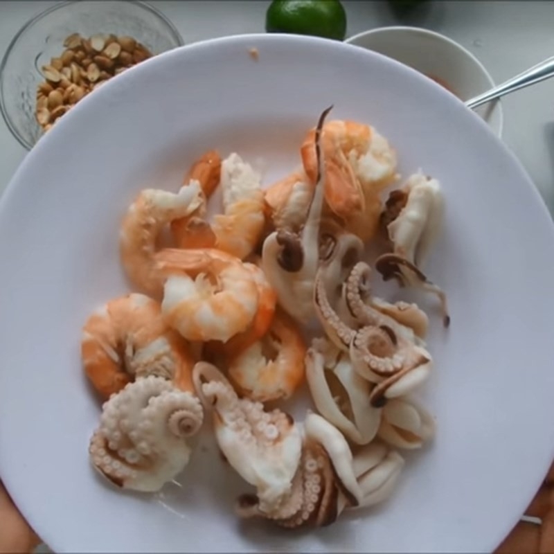 gỏi Thái hải sản chua cay (hình 4)
