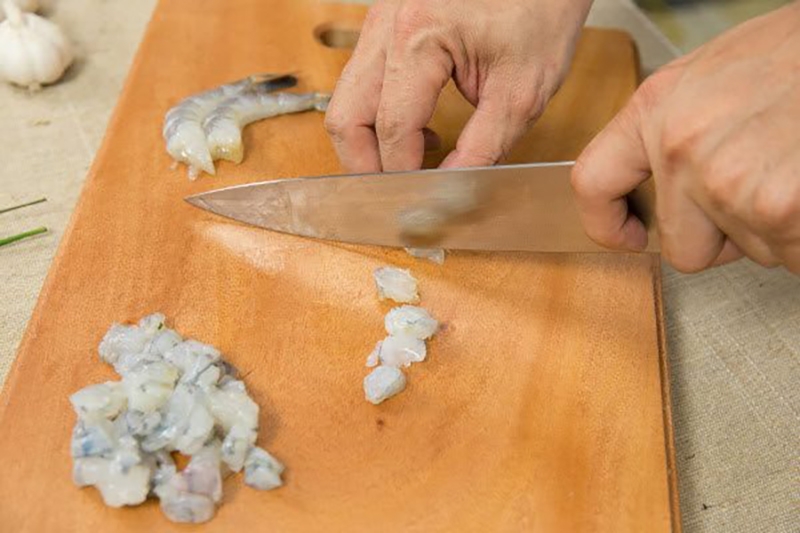 Chia sẻ hai cách làm canh tôm nấu bí (hình 9)