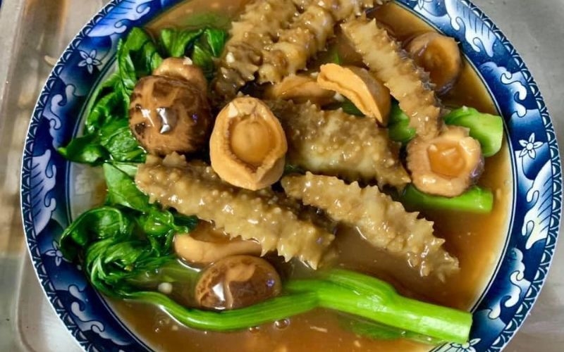 Hải sâm gai vàng sốt dầu hào