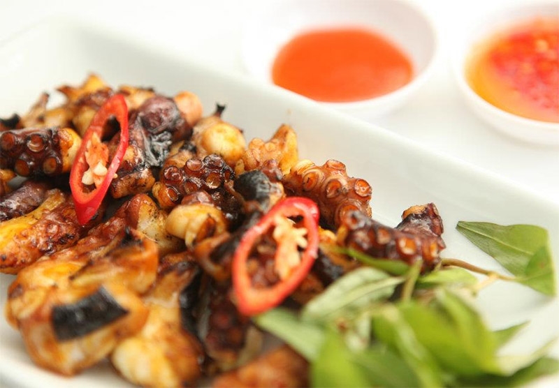 bach tuoc nuong sa te