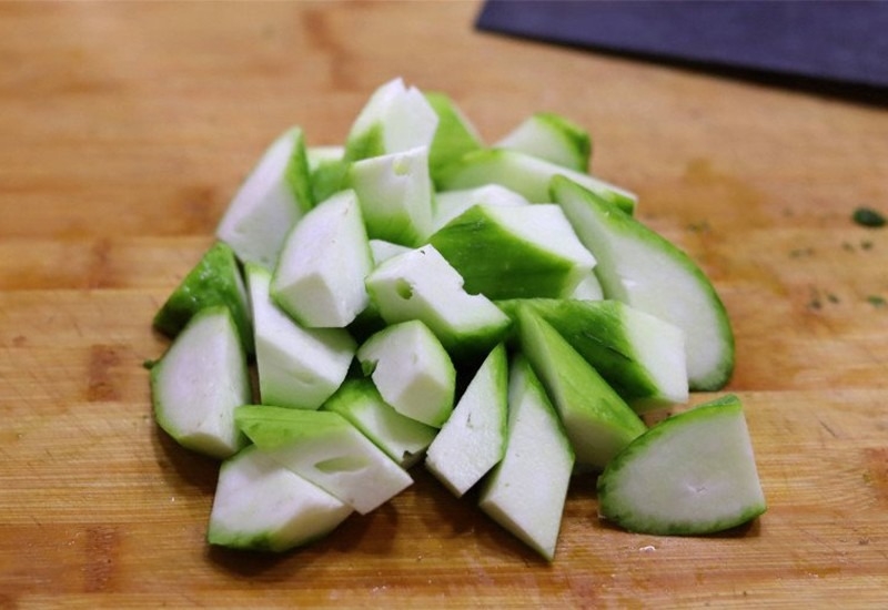 Hến xào mướp 4