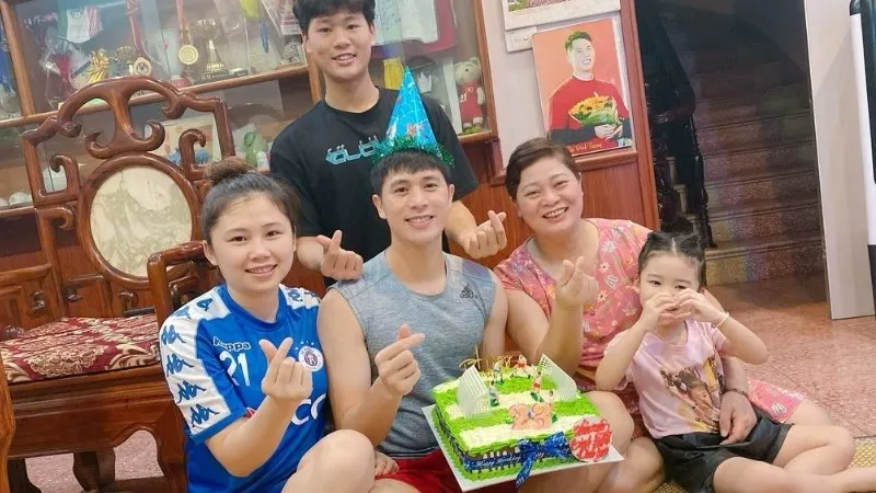 hinh-anh-gia-dinh-14.png