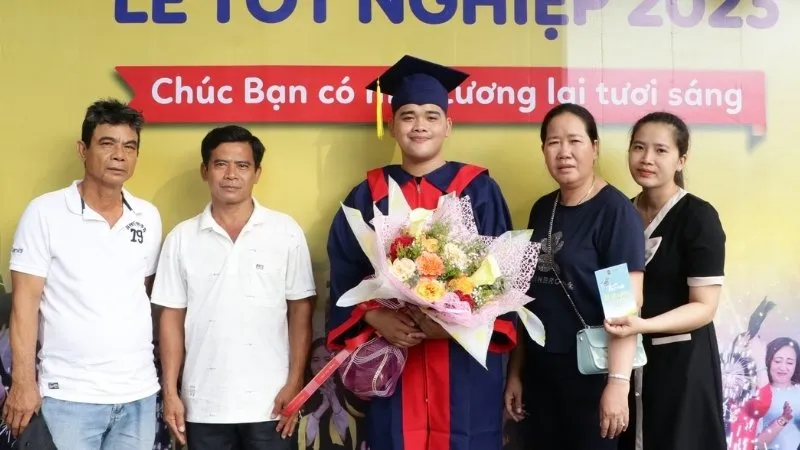 hinh-anh-gia-dinh-26.png