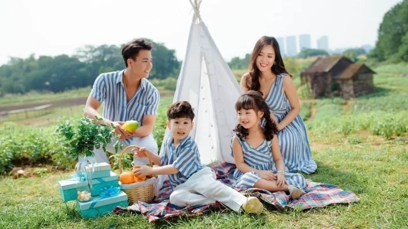 hinh-anh-gia-dinh-4.png