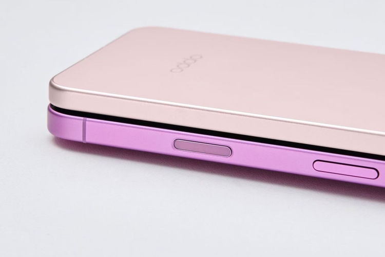 Hình ảnh rò rỉ mới của OPPO Reno13 gây chú ý vì giống iPhone