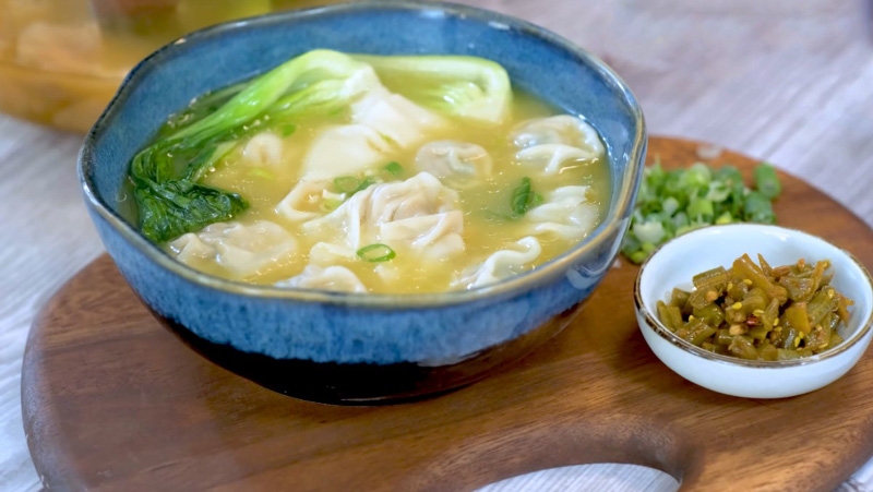 Hoành thánh nấu súp