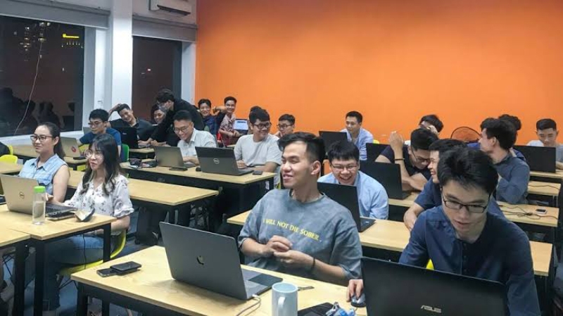 Học lập trình ở trung tâm hay đại học - hình 9