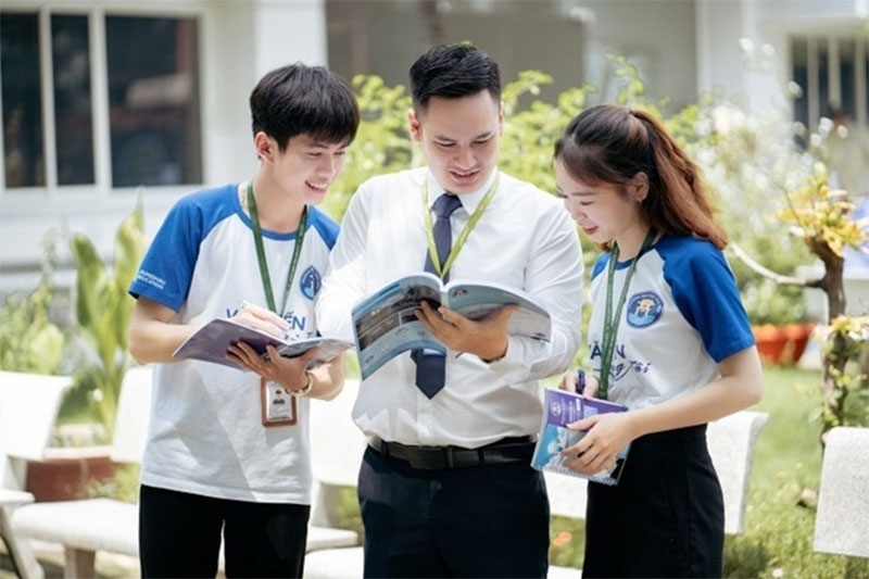 Học Luật kinh tế ra làm gì hình 2
