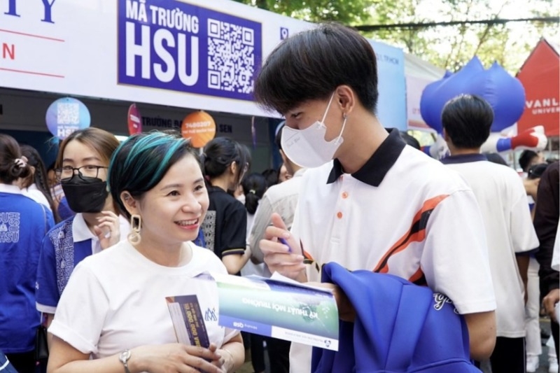 học phí đại học hoa sen 2025 3