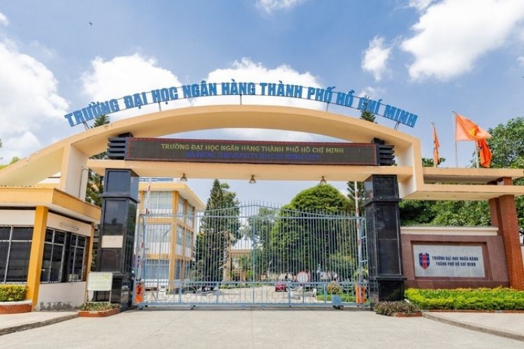 học phí Đại học Ngân hàng hình 5