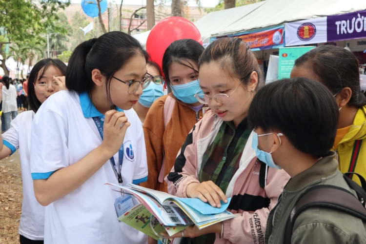 Học phí Đại học Sài Gòn 2025 5