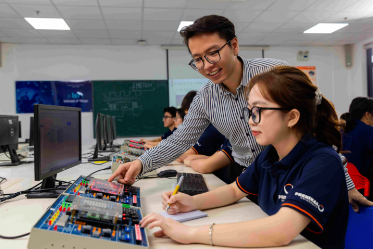 học phí phenikaa 2025 2