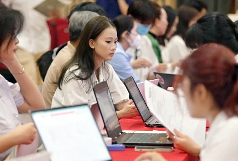 Hỗ trợ vay vốn sinh viên.