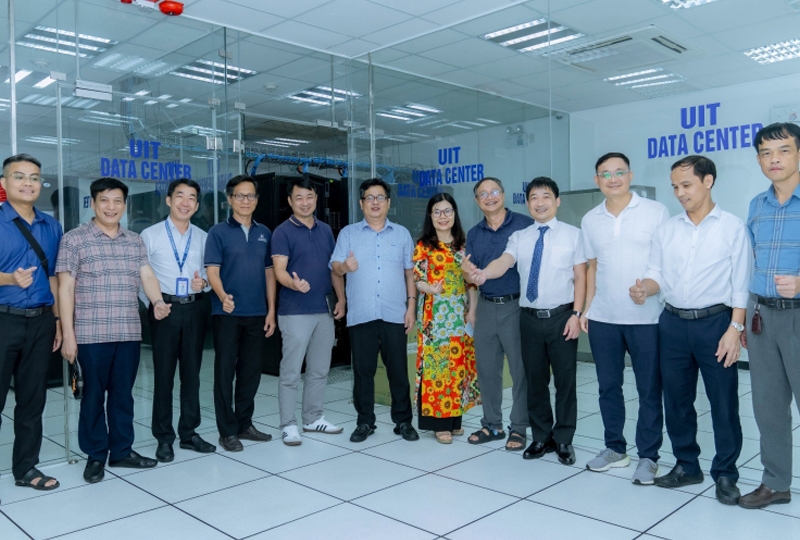 Trường Đại học Công nghệ Thông tin (UIT) là trường công lập.