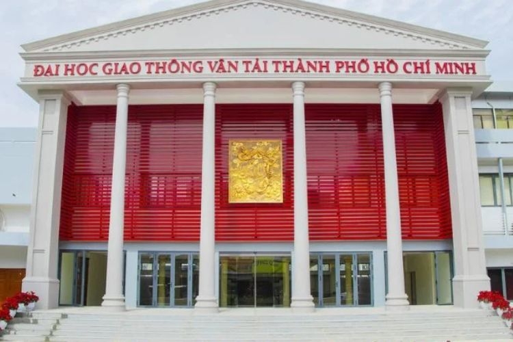 Thông tin học phí UTH 2025 và các chính sách hỗ trợ sinh viên