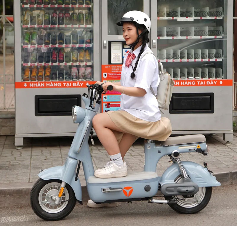 Học sinh cấp 2 có được đi xe đạp điện không?