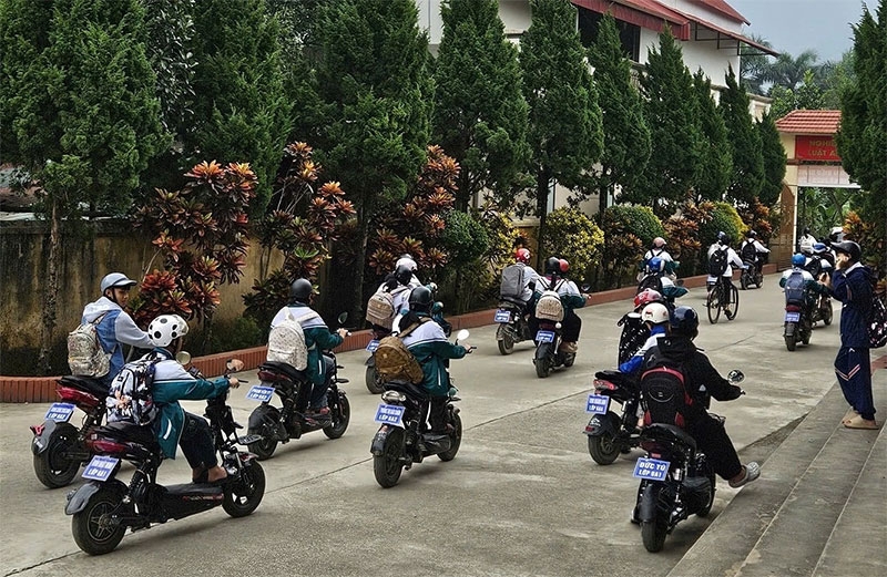Kiểm tra nội quy trường học trước khi sử dụng