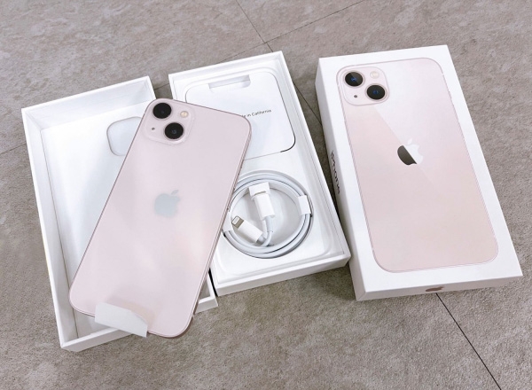 hop-iphone-15-chinh-hang.jpg
