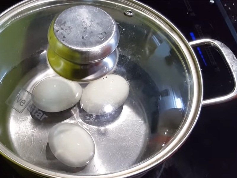 Luộc hột vịt lộn