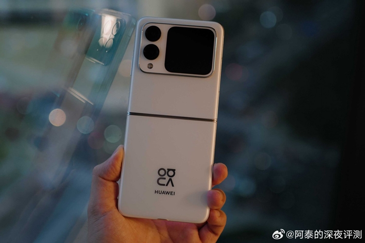 Huawei Nova Flip xuất hiện rõ nét trên tay, tiết lộ luôn cả thông số kỹ thuật - hình 2