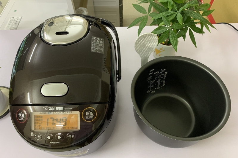 Giới thiệu chung về nồi cơm điện Zojirushi NP-ZH18