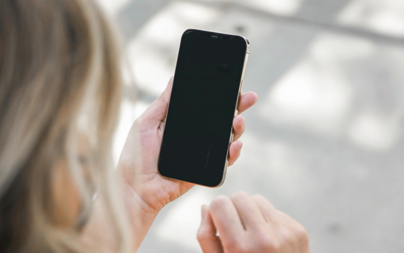 iPhone 15 bị đen màn hình (ảnh 4)