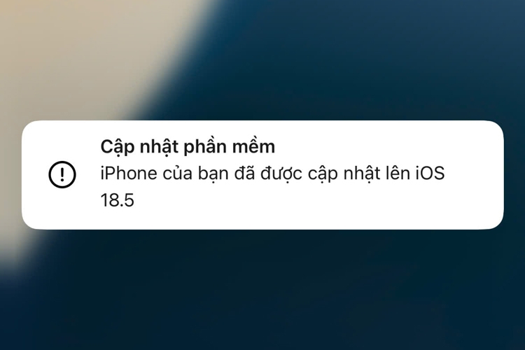 iOS 18.5 ra mắt: iPhone 13 hỗ trợ nhắn tin vệ tinh qua nhà mạng, thêm hình nền mới - hình 2
