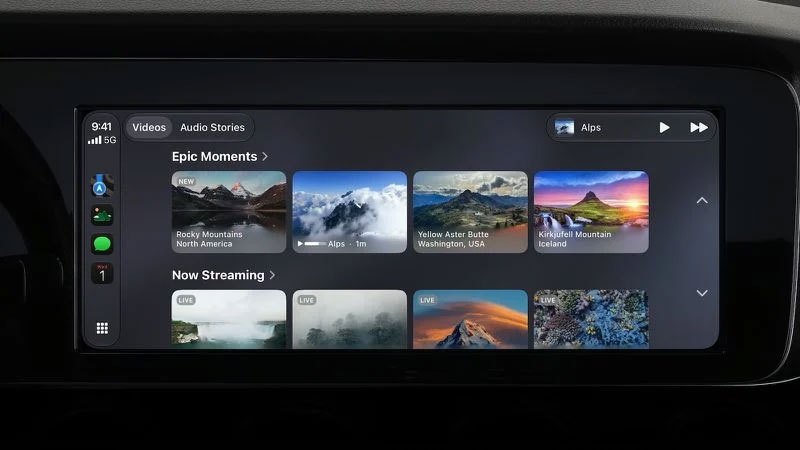 CarPlay trên iOS 27 bổ sung khả năng duyệt và chọn video trực tiếp trên màn hình ô tô khi xe đang đỗ.