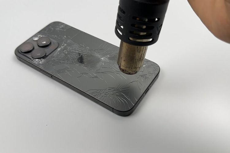 iphone-12-pro-max-bi-be-mat-sau (1).jpg