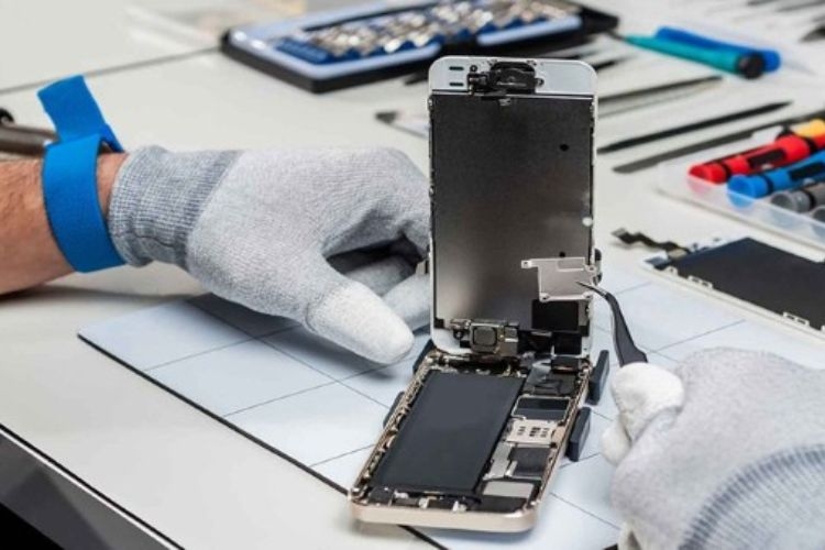 iphone-12-pro-max-bi-chop-man-hinh (3).jpg
