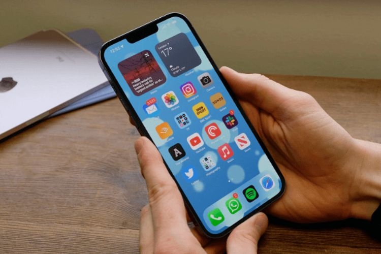 iphone-13-pro-max-bi-soc-man-hinh (4).jpg