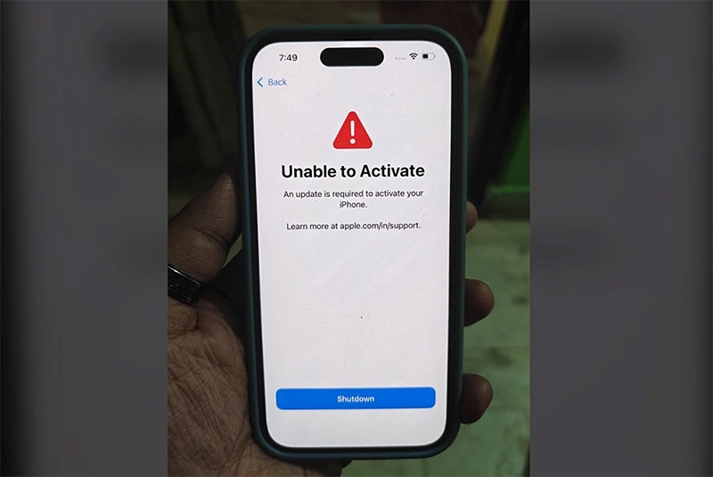 iPhone 14 Pro Max bị trắng màn hình hình 1