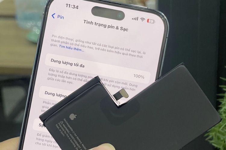 iphone-15-pro-max-de-qua-dem-bi-tut-pin (6).jpg