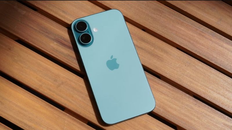 iPhone 16 màu xanh lá cây