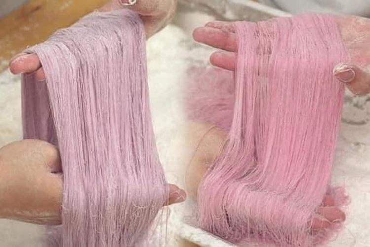 Chi tiết nguyên liệu và các bước làm món kẹo chỉ hồng Hàn Quốc siêu ngon, siêu ấn tượng