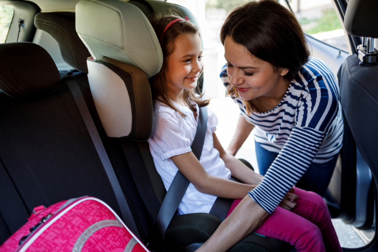 Khi nào nên dùng ghế ô tô cho trẻ hình 2