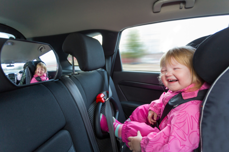 Khi nào nên dùng ghế ô tô cho trẻ hình 3
