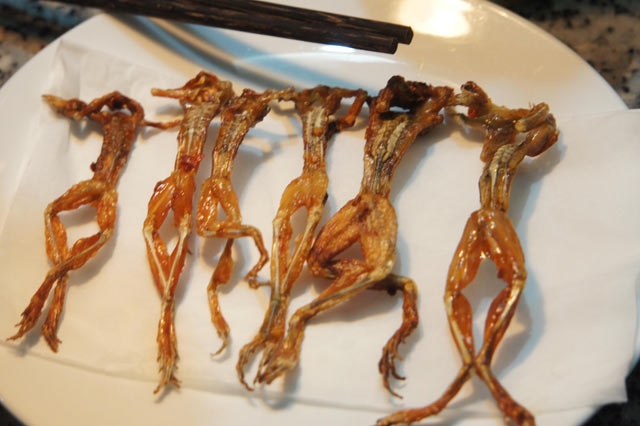 Khô nhái chiên giòn Khô nhái chiên giòn