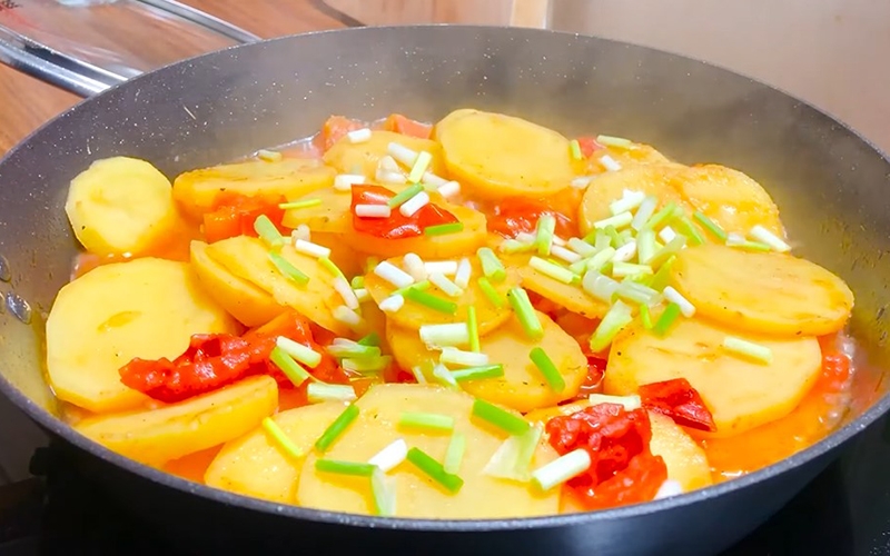 khoai tây xào tỏi (hình 11)