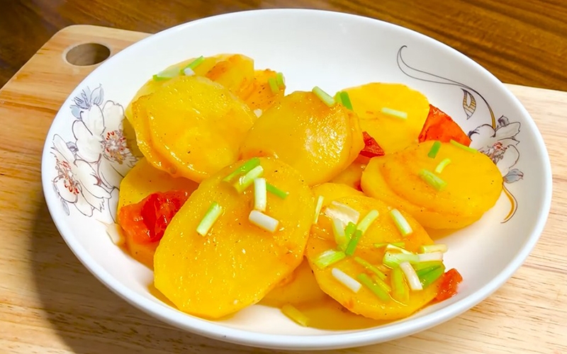 khoai tây xào tỏi (hình 12)