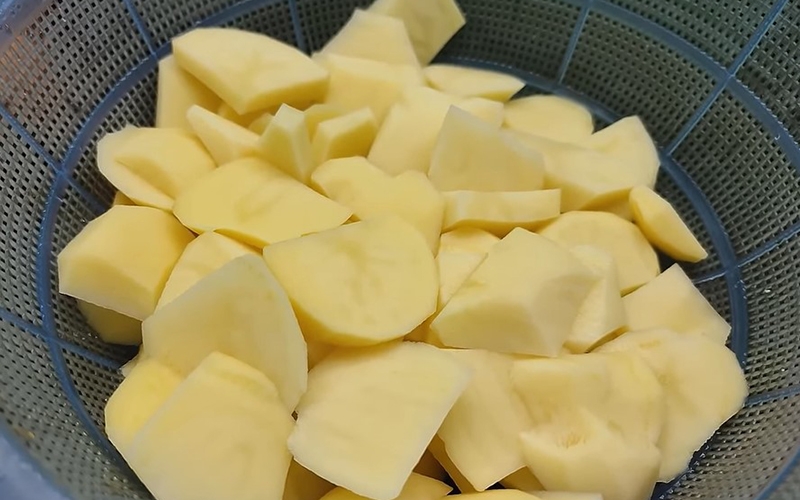 khoai tây xào tỏi (hình 1)