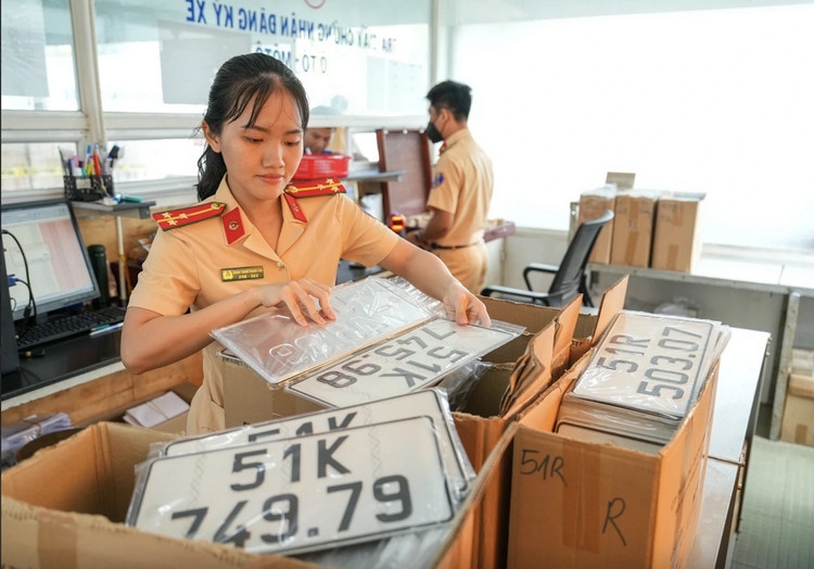 Không có bằng lái có được đứng tên xe máy - ảnh 2