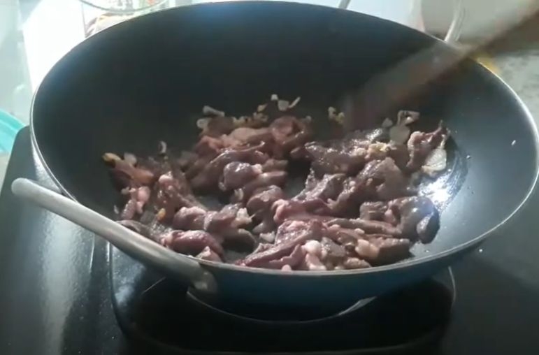 Lá mía heo là gì? Gợi ý cách làm một vài món ăn từ lá mía heo thơm ngon ...